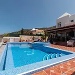 Romantica Lovely 4 Bedroom Private Heated Pool أذيخي