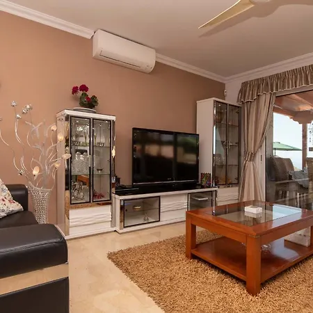Romantica Lovely 4 Bedroom Private Heated Pool * أذيخي