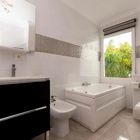 Romantica Lovely 4 Bedroom Private Heated Pool فيلة