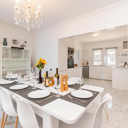 Villa Romantica Lovely 4 Bedroom Private Heated Pool
