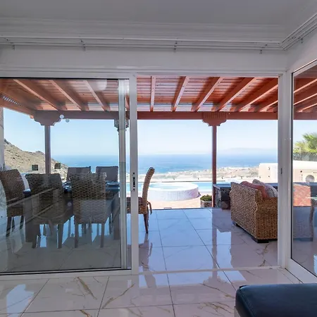 Villa Romantica Lovely 4 Bedroom Private Heated Pool *