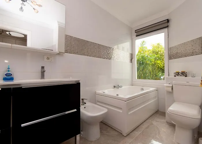 Romantica Lovely 4 Bedroom Private Heated Pool Villa