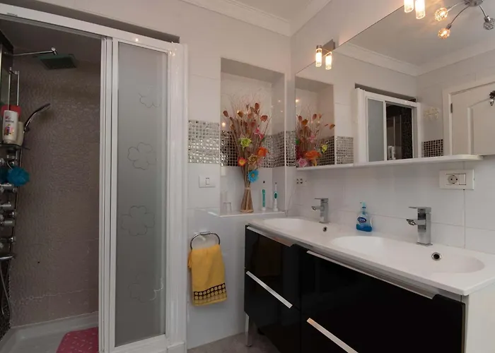 Romantica Lovely 4 Bedroom Private Heated Pool